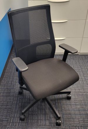 USED HON IGNITION TASK CHAIR BLACK